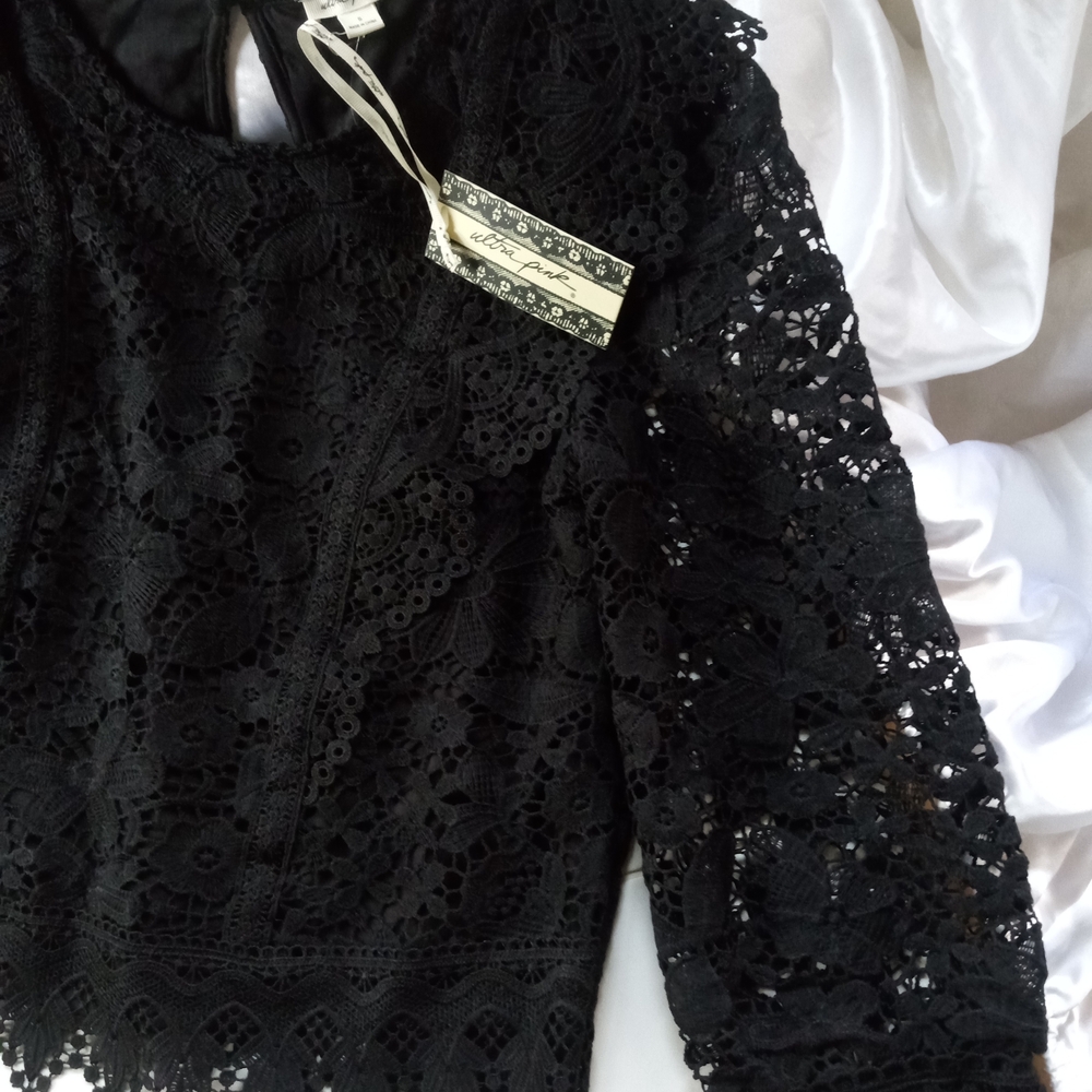 Ultra Pink Elegant Black Crochet Blouse - Picture 6 of 8